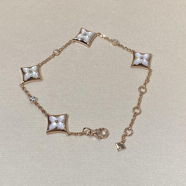 루이비통 블라썸 스타 BB 멀티 모티브 팔찌 Q05572