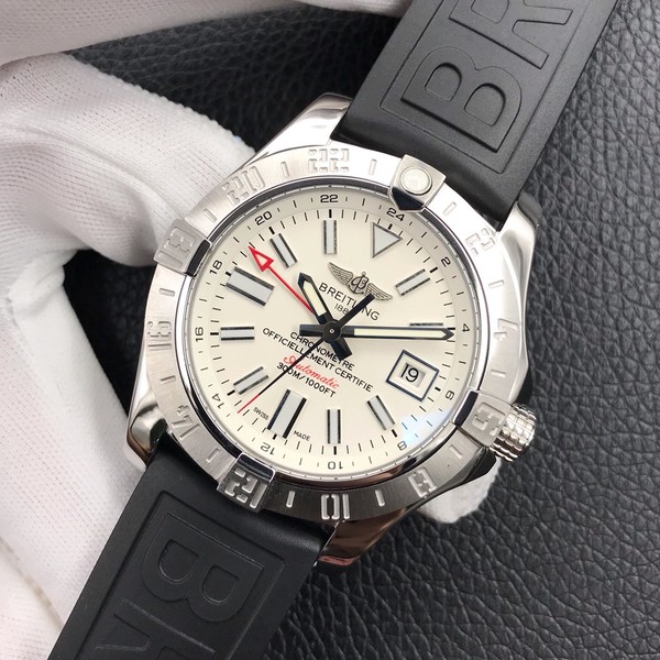 브라이틀링 어벤저 II GMT 화이트