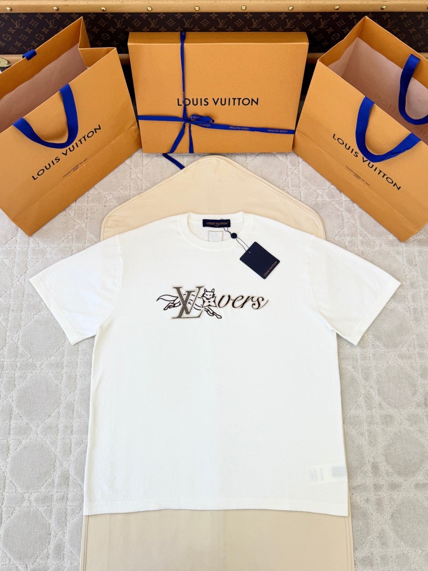 루이비통 쇼트 슬리브드 크루넥