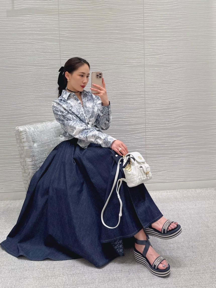 디올 크롭 타이 블라우스