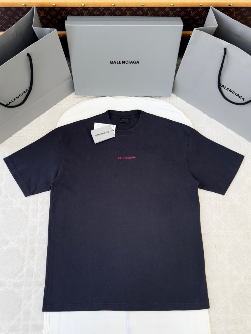 발렌시아가 백 티셔츠 미디움 핏 페이디드 티셔츠