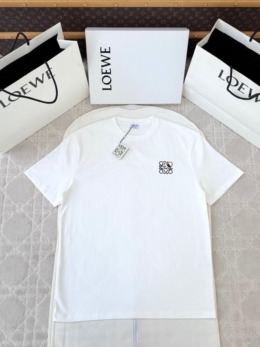 로에베 레귤러 핏 티셔츠