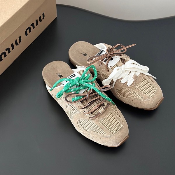 뉴발란스 X 미우미우 콜라보 뮬