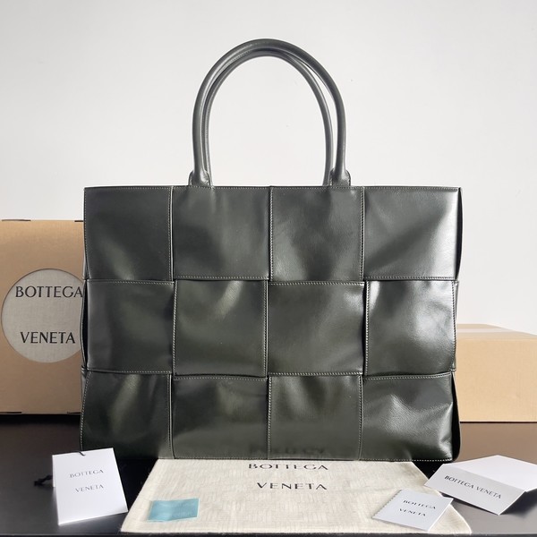 보테가베네타 아르코 토트백 카키 라지