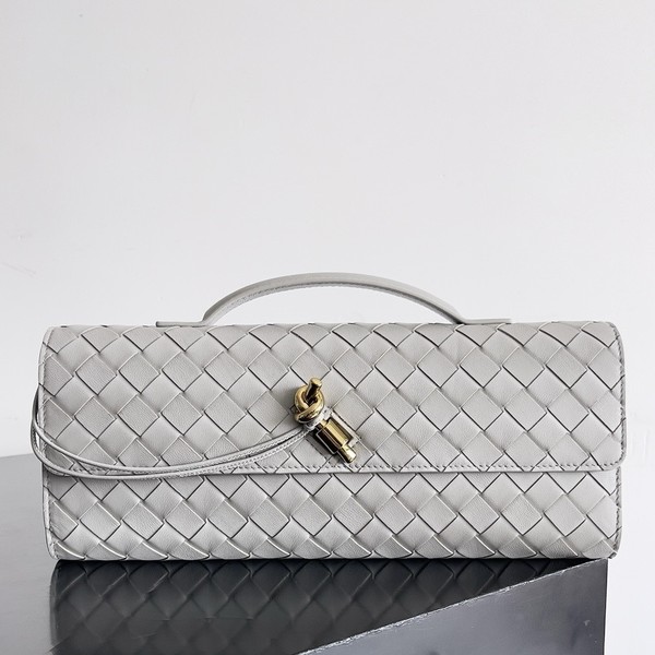 보테가베네타 24FW 안디아모 인트레치아토 탑 핸들 클러치