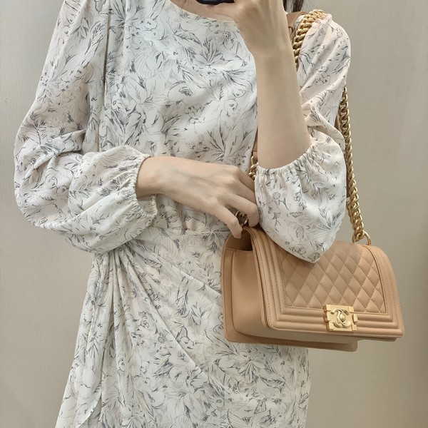 샤넬 보이백 미디움 캐비어 보이백