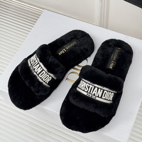 디올 시어링 로고 퍼 뮬 슬리퍼