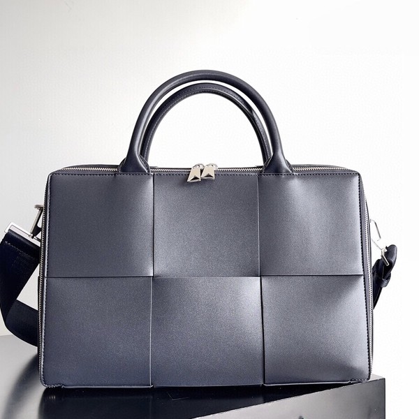 보테가베네타 라지 인트레치아토 카세트 크로스백