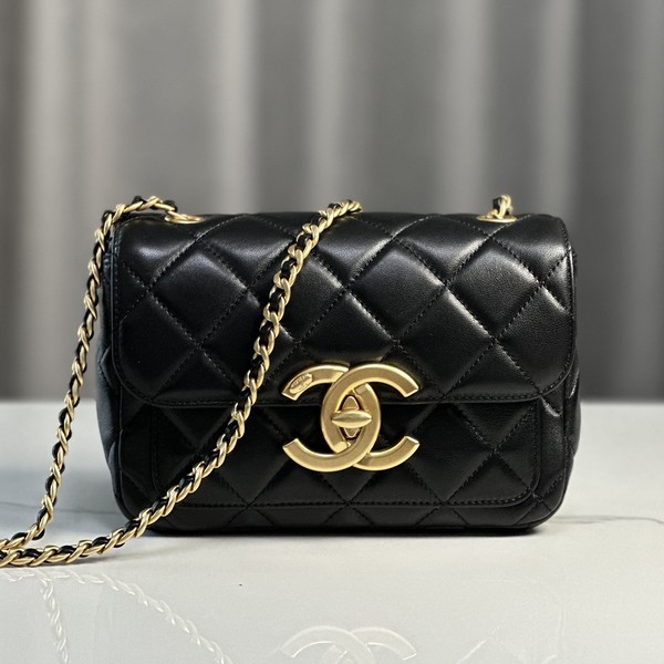 샤넬 24B 미니 램스킨 플랩 백
