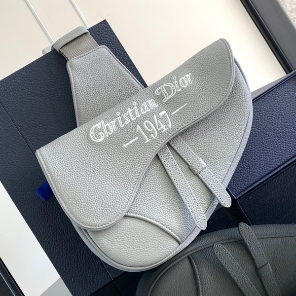 디올 1947 스티치 그레인 새들백 26