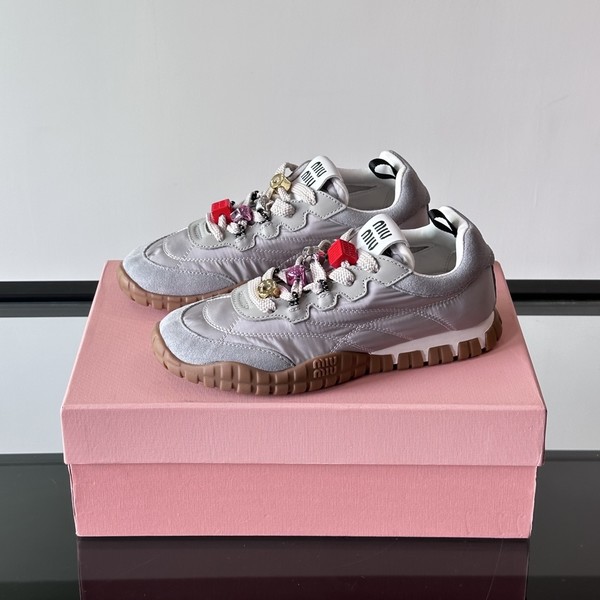 미우미우 타이어 테크니컬 패브릭 앤 스웨이드 스니커즈