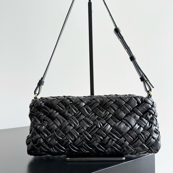 보테가베네타 칼리메로 차차 스트랩백