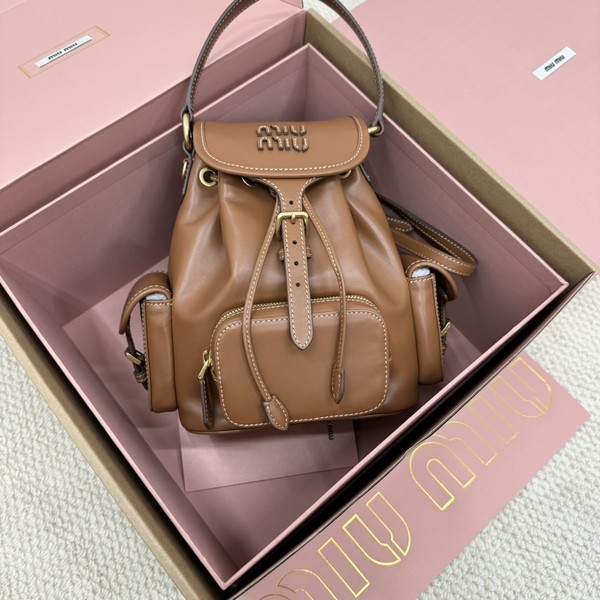 미우미우 백팩 레더