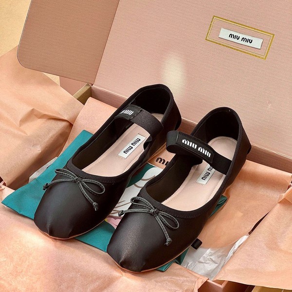 미우미우 세틴 발레리나