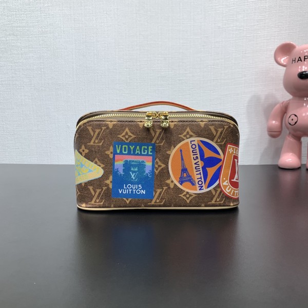 루이비통 컴파트먼트 토일레트리 파우치백 M14744