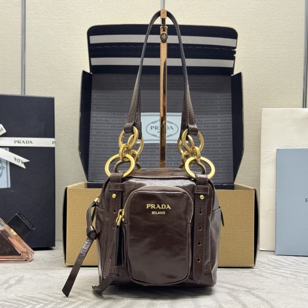 프라다 댄글 가죽 미니 1BB137