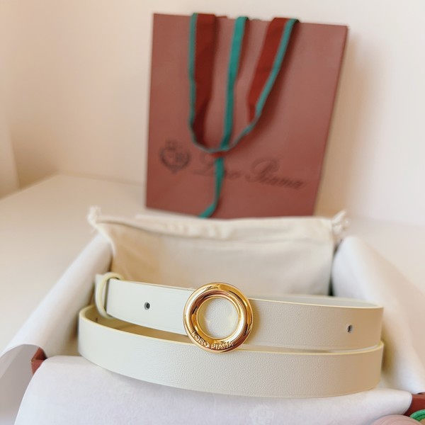 로로피아나 레더 화이트 금장 벨트