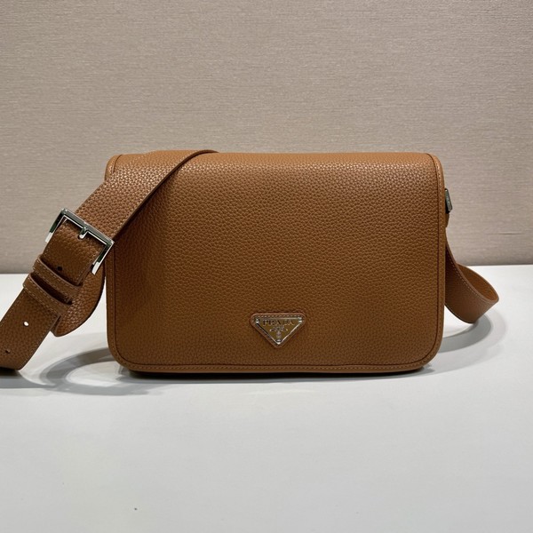 프라다 레더 삼각 로고 2VD075