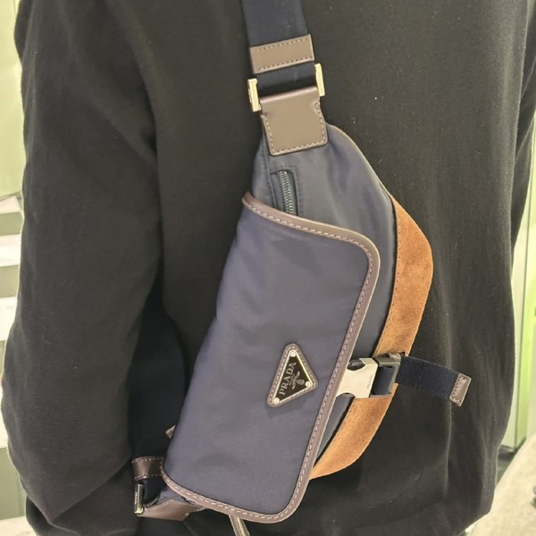 프라다 리나일론 벨트백 2VH176