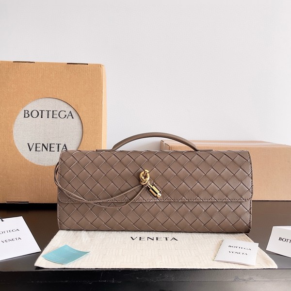 보테가베네타 롱 핸들 클러치  741511