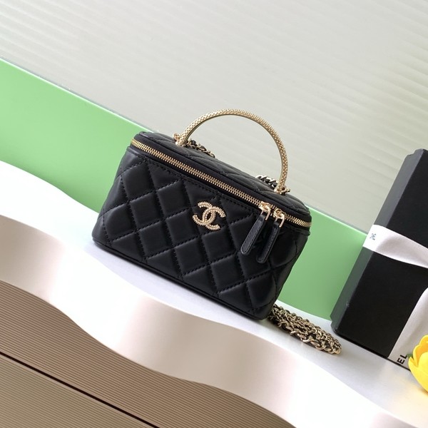 샤넬 25FW 베니티 체인 코스메틱  AP4842
