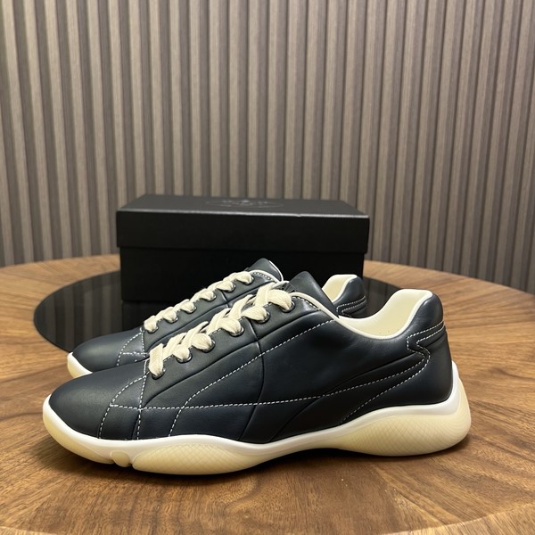 프라다 나파 레더 로우탑 스니커즈 2EE429