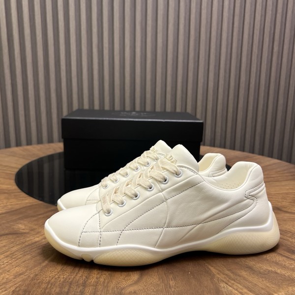 프라다 나파 레더 로우탑 스니커즈 2EE429