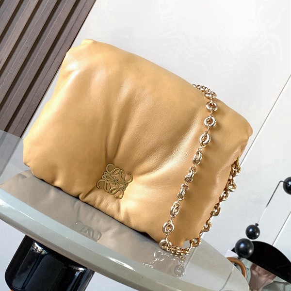 로에베 푸퍼 고야 인 샤이니 나파