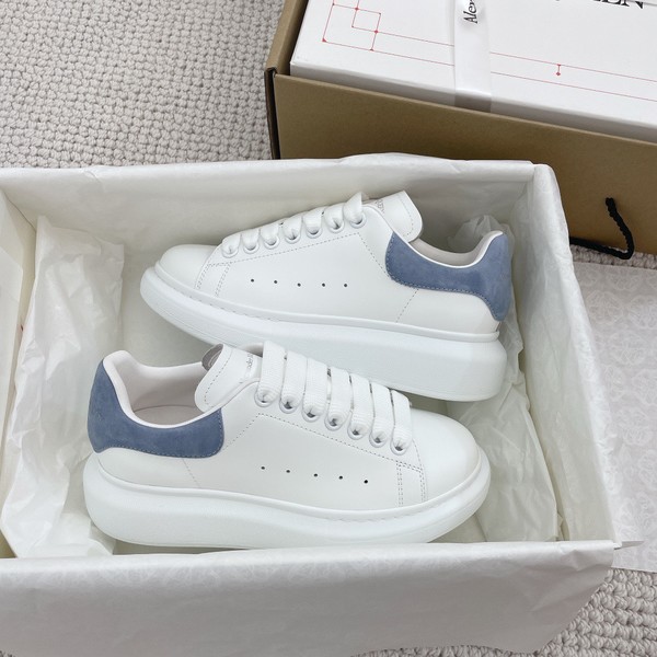 알렉산더 맥퀸 오버솔 스웨이드 스니커즈