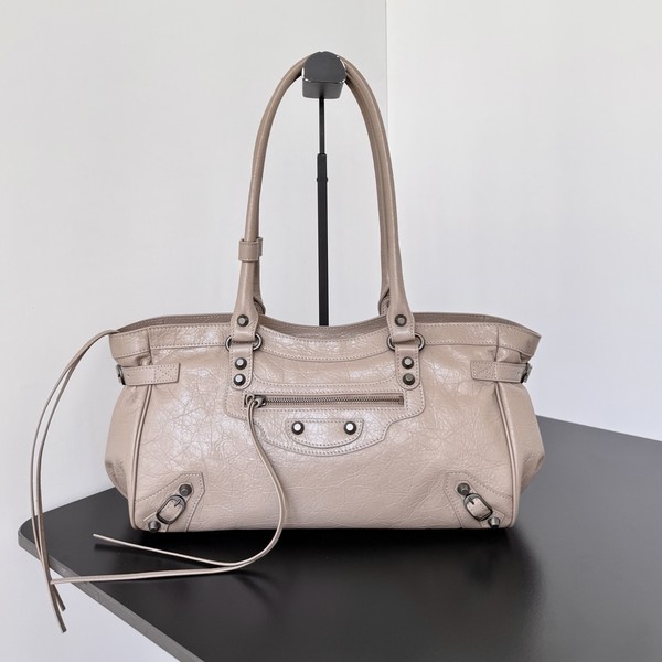 발렌시아가 르 시티 백 이스트 웨스트