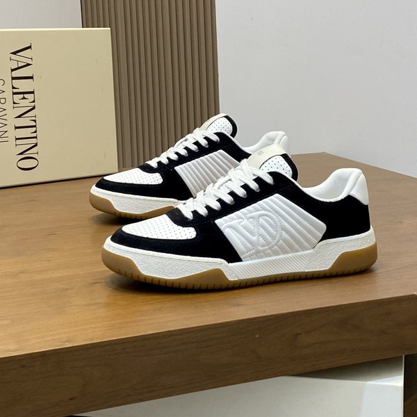 발렌티노 원스터드 스니커즈