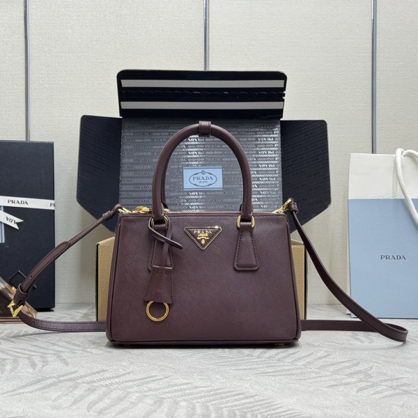 프라다 사피아노 레더 토트 1BA896