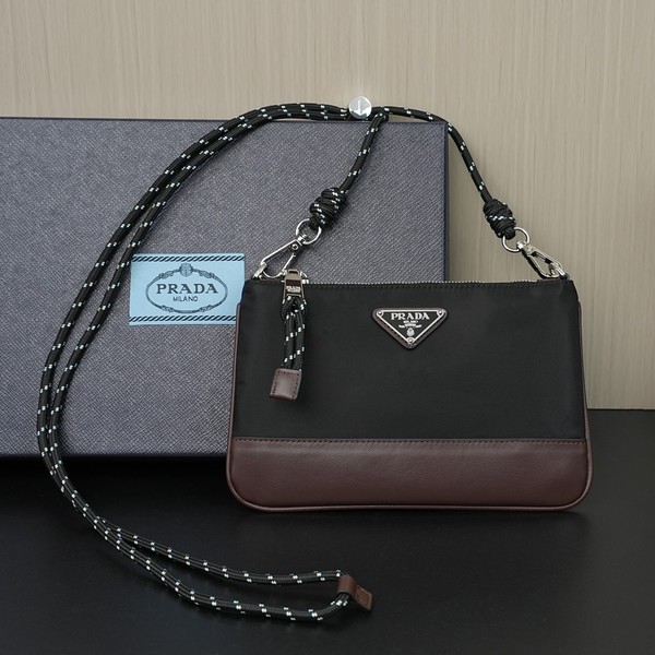 프라다 스피드락 리나일론 2ZT073