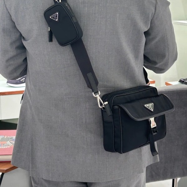 프라다 리나일론 사피아노 크로스 2VH133