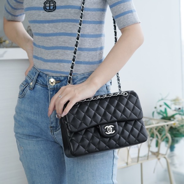 샤넬 클래식 스몰 블랙