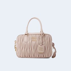 미우미우 미디엄 아카르디 마테라쎄 나파 가죽백 핑크