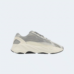 아디다스 이지 부스트 700 V2 스태틱