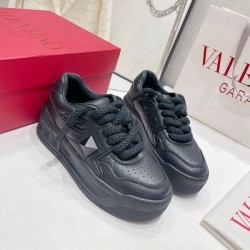 발렌티노 원스터드 블랙