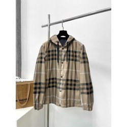 버버리 체크 패턴 리버시블 후드 자켓