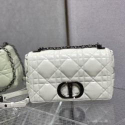 디올 카로 미디움 화이트