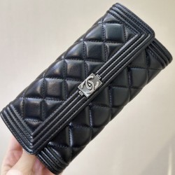 샤넬 보이 랩스킨 장지갑