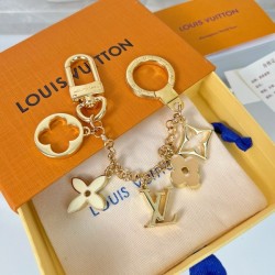 루이비통 스프링 스트리트 체인 백 참 M65111