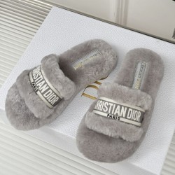 디올 시어링 로고 퍼 뮬 슬리퍼