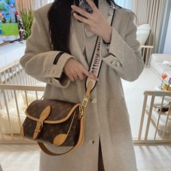 루이비통 다이앤 모노그램 M45985