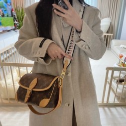 루이비통 다이앤 모노그램 M45985