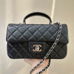 샤넬 핸들 미니 CF 플랩백 램스킨 은장