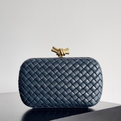 보테가베네타 놋 클러치