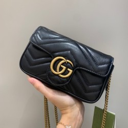 구찌 GG 마몬트 마틀라세 미니백