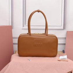 미우미우 보백  5BB172 (송아지 가죽)