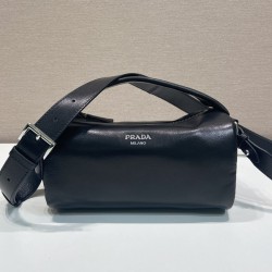 프라다 빈티지 레더 크로스백 2VH188